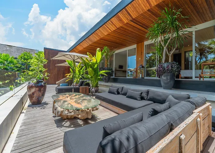 Villa Sandro - 3br Escape, Lush Jungle Views & Pool Ubud