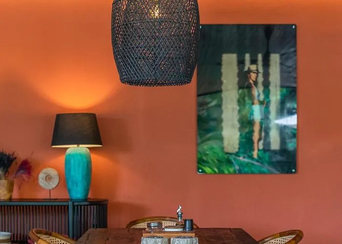 Sandro - 3br Escape, Lush Jungle Views & Pool * Ubud