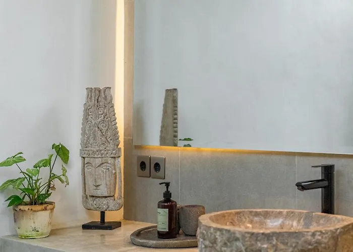 Sandro - 3br Escape, Lush Jungle Views & Pool