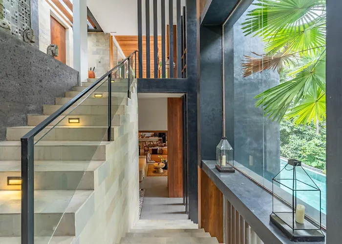 Villa Sandro - 3br Escape, Lush Jungle Views & Pool Ubud