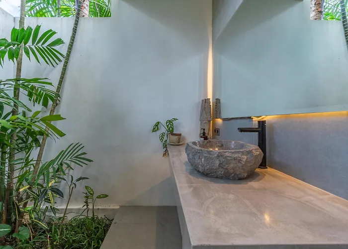 Sandro - 3br Escape, Lush Jungle Views & Pool