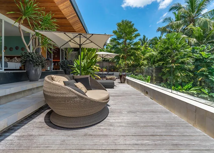 Villa Sandro - 3br Escape, Lush Jungle Views & Pool *