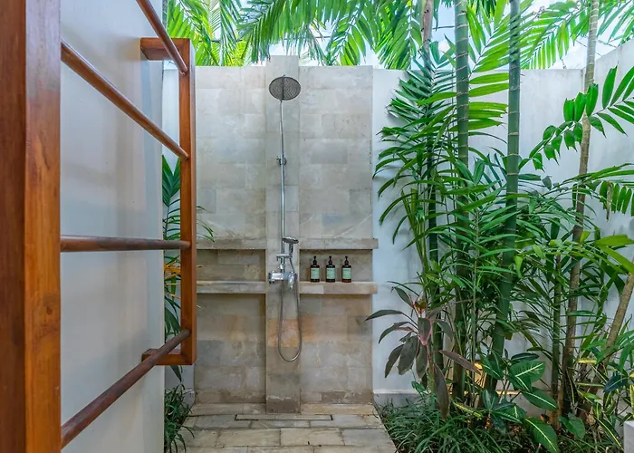 Villa Sandro - 3br Escape, Lush Jungle Views & Pool *