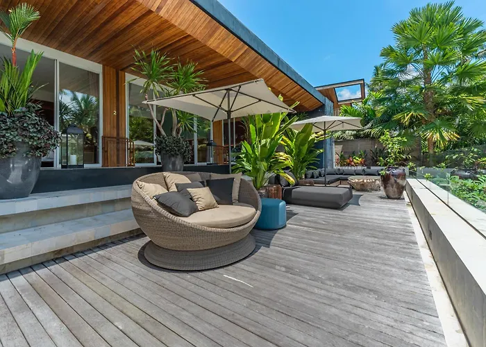 Sandro - 3br Escape, Lush Jungle Views & Pool Villa *