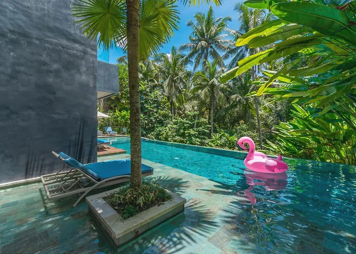 Villa Sandro - 3br Escape, Lush Jungle Views & Pool Ubud