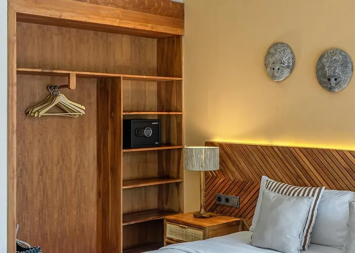 Sandro - 3br Escape, Lush Jungle Views & Pool Villa Ubud
