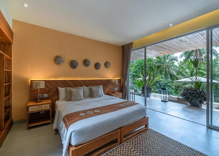 Sandro - 3br Escape, Lush Jungle Views & Pool ウブド