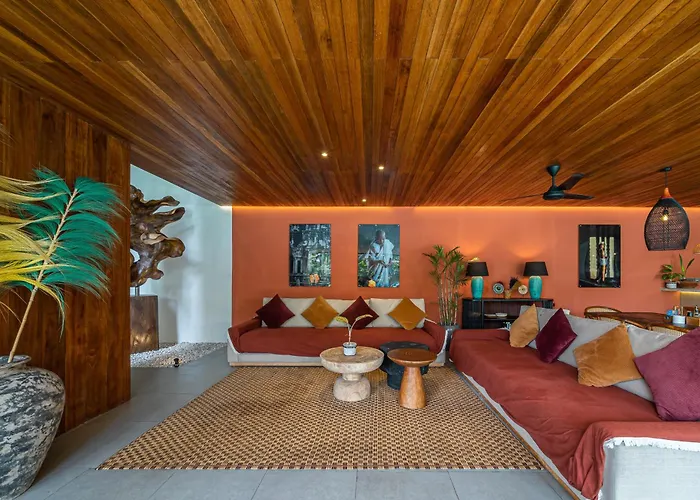 Sandro - 3br Escape, Lush Jungle Views & Pool Ubud